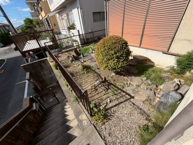 西山町2丁目の庭