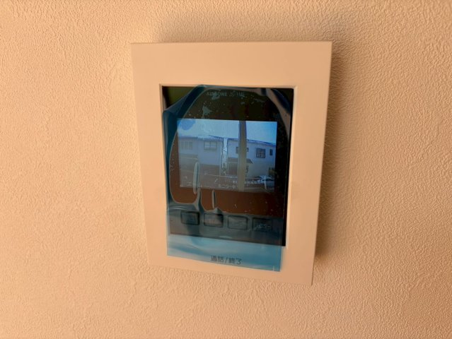 西山町2丁目の設備|モニター付きインターホンは、来客の際に来訪者のお顔を確認できるので安心です！