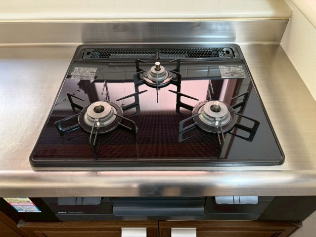 西山町2丁目の設備|ガラストップコンロでお掃除もラクラク♪