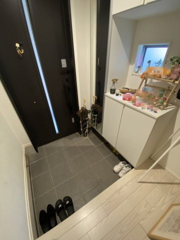 清瀬市中里5丁目2022年築戸建の玄関