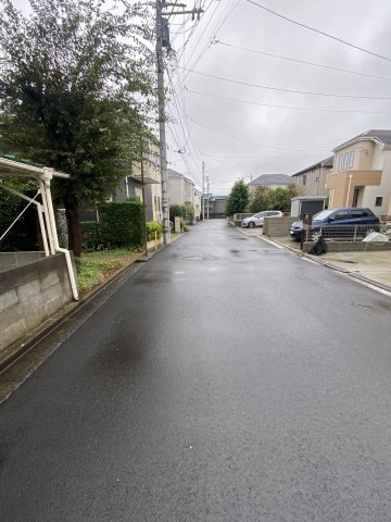 清瀬市中里5丁目2022年築戸建の前面道路含む現地写真