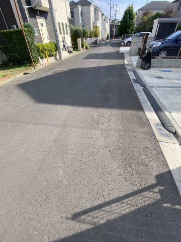 清瀬市中里5丁目2022年築戸建の前面道路含む現地写真