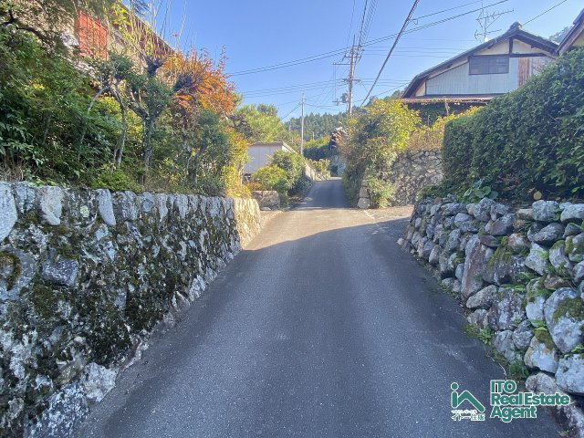 大原戸寺町 中古戸建の前面道路含む現地写真