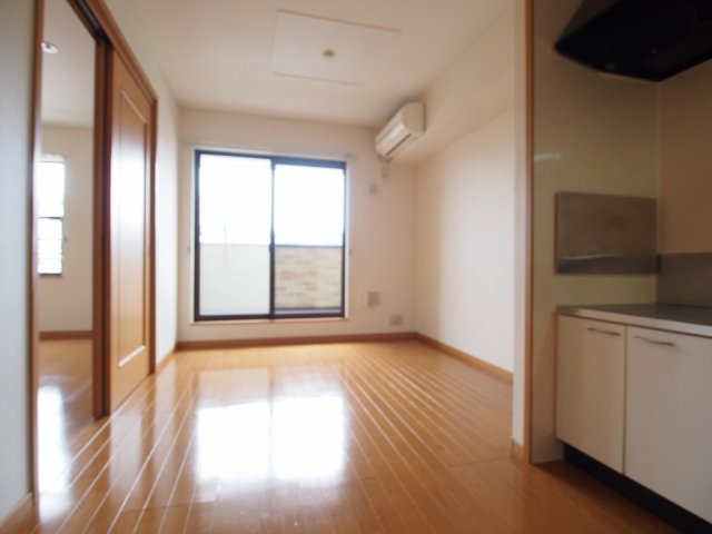 ファミーユ　Ｍ　Ｃの居間・リビング|こちらの居間で趣味の時間をお楽しみください