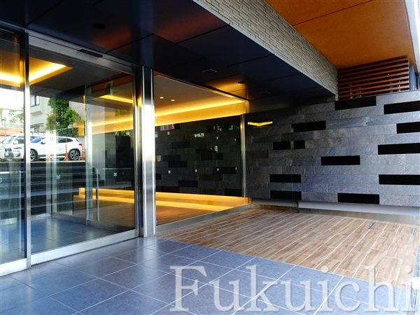 ザ・パークハビオ柿の木坂のエントランス