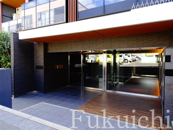 ザ・パークハビオ柿の木坂のエントランス