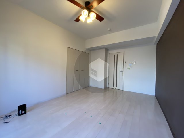 Luxe布施北1の居間・リビング