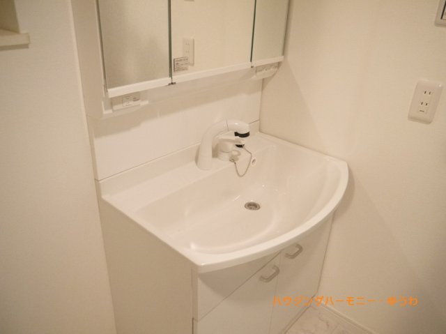 【独立洗面台】 | カテリーナ池袋西プラザタワー | イメージ画像となります。実際とは異なりますので、ご注意ください！