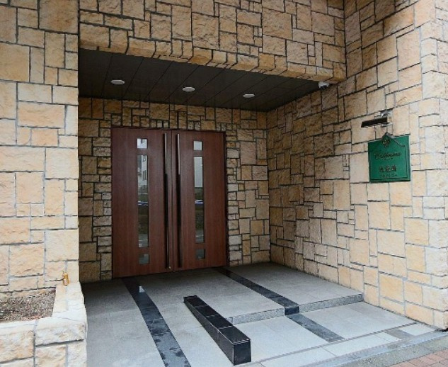 【エントランス】 | カテリーナ池袋西プラザタワー | 清廉とされたエントランスになっています。