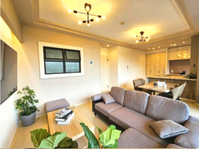 【居間・リビング】 | クレアヒルズ千里津雲台 | フルリノベーション済のキレイな住まいで新生活をスタートしませんか。内覧をご希望の際はお気軽にお電話ください！