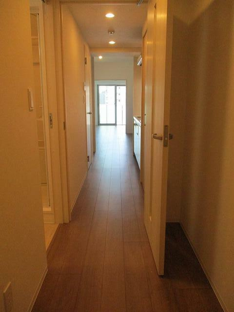 クリスタルパレス蒲西の内装|廊下の写真です