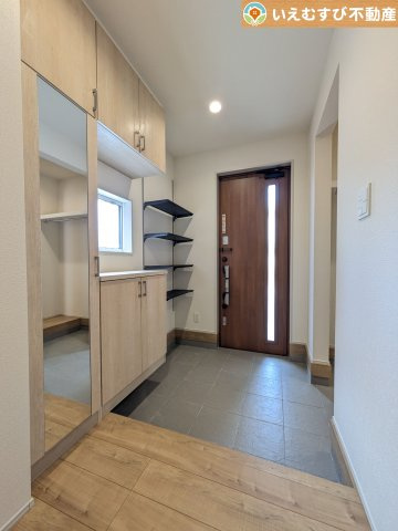 BLOOMING GARDEN　行田市棚田町3丁目の玄関