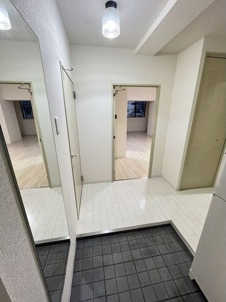 ロベリア弐番館の玄関