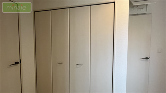 【その他共用部分】 | 保育園6分　幼稚園並列3台駐車　パントリー付き　限定2区画　2号棟 | 同建築会社施工例