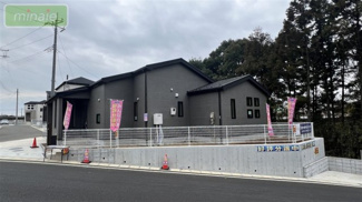 【外観】 | 保育園6分　幼稚園並列3台駐車　パントリー付き　限定2区画　2号棟 | 同建築会社施工例