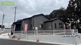 【前面道路含む現地写真】 | 保育園6分　幼稚園並列3台駐車　パントリー付き　限定2区画　2号棟