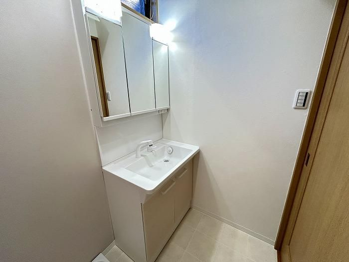 東村山市恩多町１丁目の中古一戸建の独立洗面台