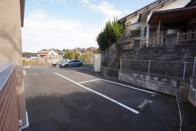 グリーンハウスの駐車場|車をお持ちの方に嬉しい駐車場付きの物件です