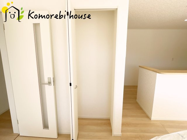 上尾市上尾下　第2(1期)　新築一戸建て　クレイドルガーデン　03の収納|普段はしまっておきたい非常食や季節家電を、すっきり収納。生活動線を邪魔せず、いざという時サッと取り出せる頼れる収納です。