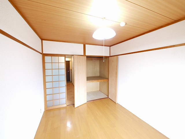 シャトレ信楽の洋室