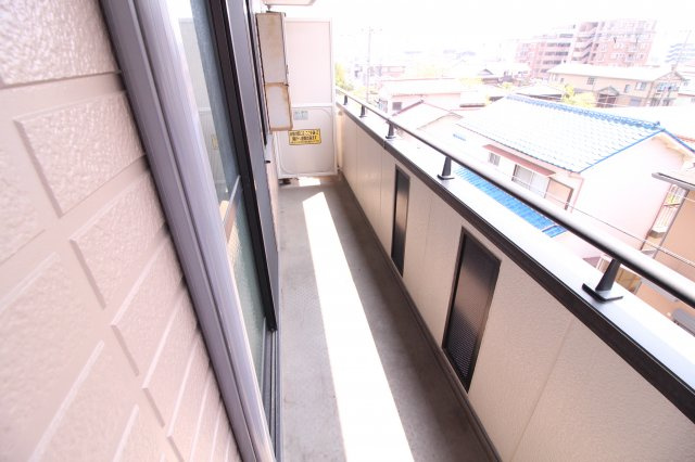 クレールプラザ立花Ｄ棟のバルコニー