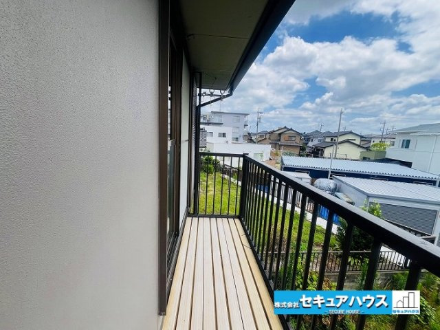 刈谷市恩田町2丁目　中古住宅のバルコニー|【バルコニー】
南側に面しているためお洗濯物もすぐ乾きます♪
