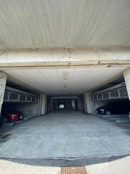 フェルザ住之江公園(旧:住之江フタバビル)の駐車場