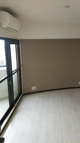 フェルザ住之江公園(旧:住之江フタバビル)の居間・リビング