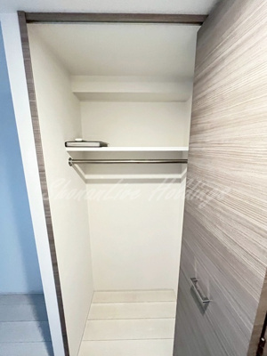 【収納】 | グランリーヴェル横濱南ADELE | ハンガーラック付きで楽々収納