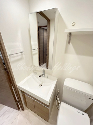 【洗面所】 | グランリーヴェル横濱南ADELE | 嬉しい独立洗面台
※同施工別部屋