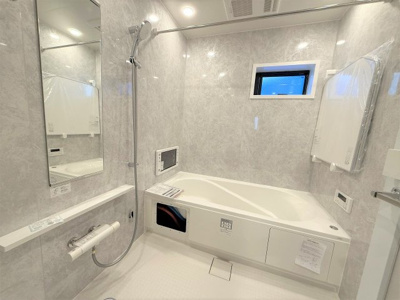 【浴室】 | 【仲介手数料４７０万円が無料！！】■５ＬＤＫ＋車庫２台■ウルトラマン商店街を抜けた住宅街 | 【諸費用４７０万円ＯＦＦです！！】
■祖師ヶ谷大蔵駅１１分！
■駐車場２台可
■耐震性、断熱性などで最高評価！
■ＺＥＨ水準住宅！
■高断熱住宅！
■省エネ性能ラベル！
■内覧可能