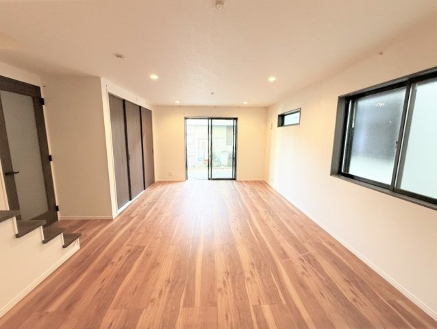 【仲介手数料４７０万円が無料！！】■５ＬＤＫ＋車庫２台■ウルトラマン商店街を抜けた住宅街の画像