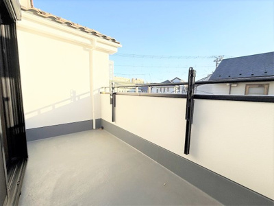 【バルコニー】 | 【仲介手数料４７０万円が無料！！】■５ＬＤＫ＋車庫２台■ウルトラマン商店街を抜けた住宅街