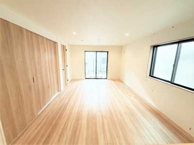 【居間・リビング】 | 【仲介手数料４７０万円が無料！！】■５ＬＤＫ＋車庫２台■ウルトラマン商店街を抜けた住宅街