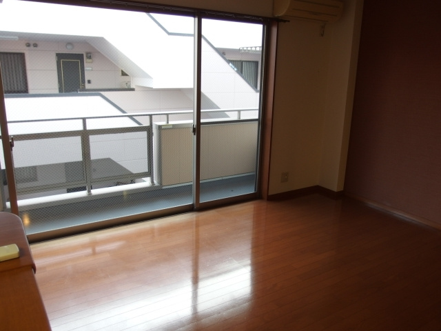 ガーデンコートＨＩＳＯＫＯの居間・リビング