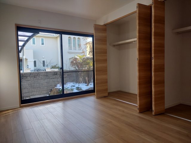 宝塚市売布1丁目一戸建の洋室|1階洋室約8帖