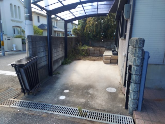 宝塚市売布1丁目一戸建の駐車場
