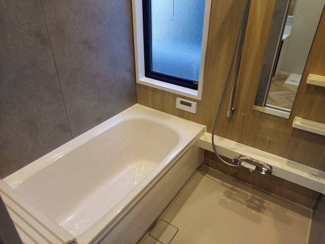 宝塚市売布1丁目一戸建の浴室|浴室乾燥機付き