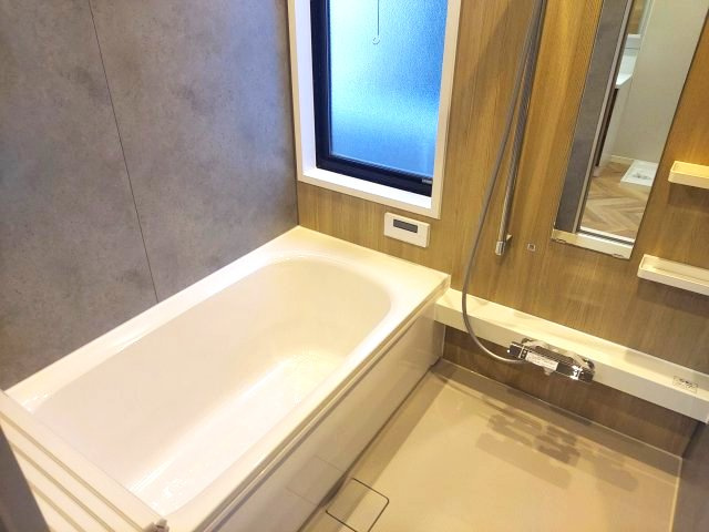 宝塚市売布1丁目一戸建の浴室|浴室乾燥機付き