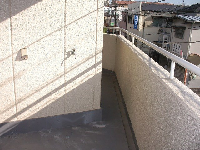 ライフシティサカイのバルコニー