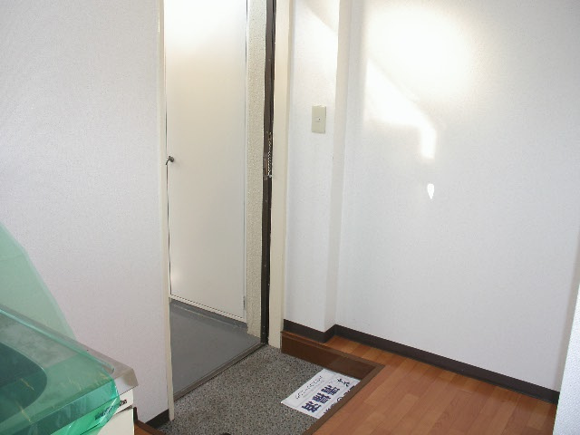 ライフシティサカイの玄関