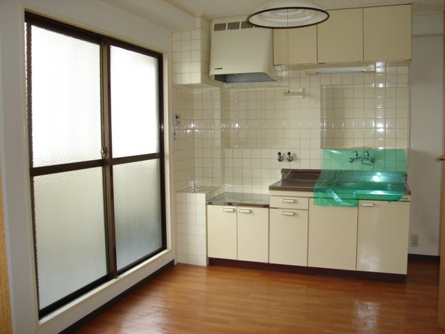 ライフシティサカイの居間・リビング