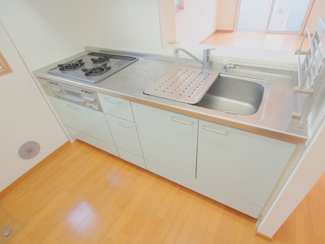 広島市安芸区瀬野西３丁目のアパートのキッチン