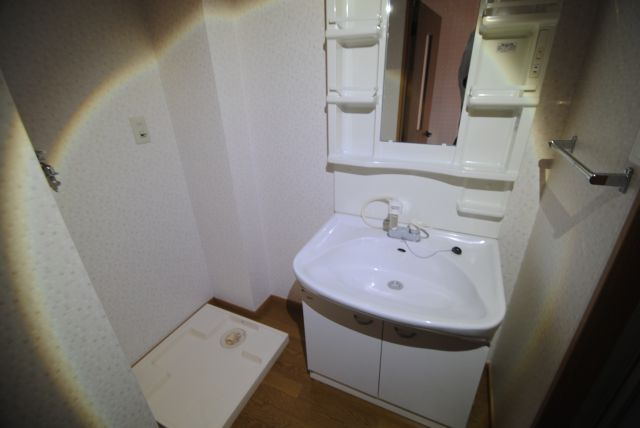 エクセレント合川Iの独立洗面台|内装イメージ：同物件別室