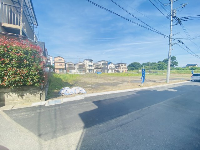 敷地面積１０１坪　売地　富士見市鶴馬の前面道路含む現地写真|南西側約4.0ｍ公道
