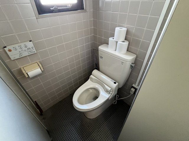 大阪市浪速区難波中１丁目の店舗事務所のトイレ