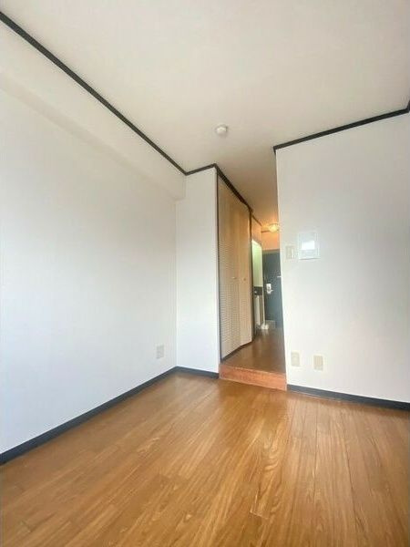 ノアーズアーク桃谷21の洋室