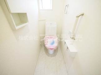 【トイレ】 | 号地２階トイレ完成イメージ／温水洗浄便座を標準装備！