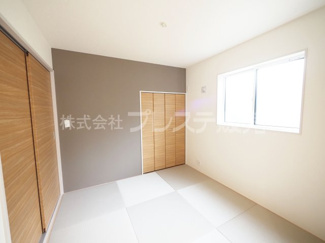 【和室】 | 現地写真（２号地和洋室）南向きですので、陽あたり良好です♪