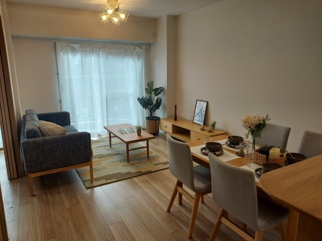 宝塚小浜コーポラスの居間・リビング